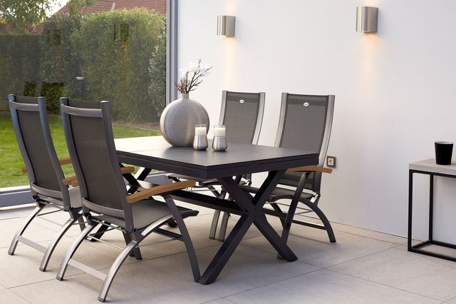 Hartman Xanadu Primo Garten-Essgruppe in Anthrazit und Schwarz mit 4 Klappstühlen, Aluminium, Textilene und Glaskeramik, rechteckiger Tisch mit Ausziehfunktion, B/T/H: 160 x 100 cm bis 220 x 100 cm, H: 75 cm - Bild 1