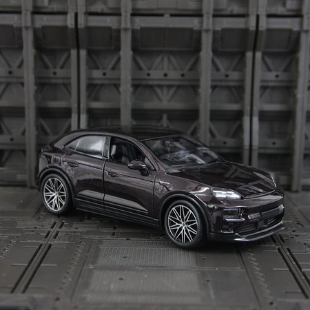 Bburago Macan Turbo, Automodell, 1:24, Metall, ab 14 Jahren