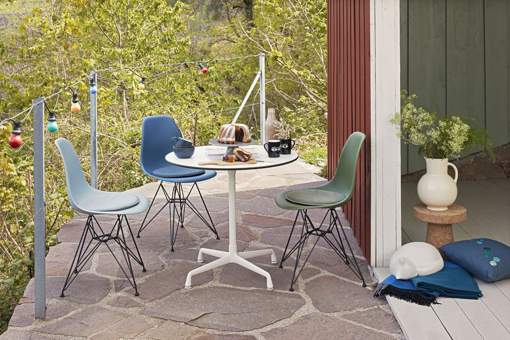Vitra DSR Eames Plastic Side Chair in Blau aus Polypropylen mit mattem Finish - Bild 2