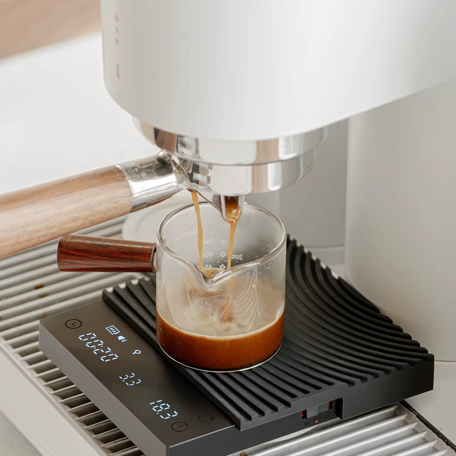 Timemore Black Mirror Basic 3.0 Digitale Kaffeewaage in Schwarz mit Timer und Digitalanzeige für Espresso und Pour-Over-Kaffee - Bild 4