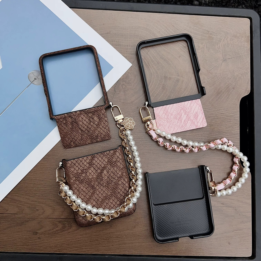 Luxus Schutzhülle im Schlangenhaut-Design mit Perlenkette für Samsung Galaxy Z Flip 4, Z Flip 5, Z Flip 6 und Z Flip 7 aus PU-Leder - Bild 2
