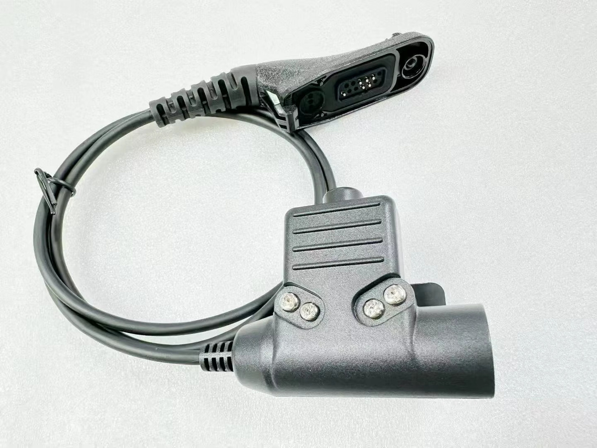KEEPTOP Taktischer U94 PTT 7.1 Headset-Adapter mit 3,5 mm Klinkenstecker für Motorola P8268, P8200, P8668i und P8800 Walkie Talkie in Schwarz - Bild 3