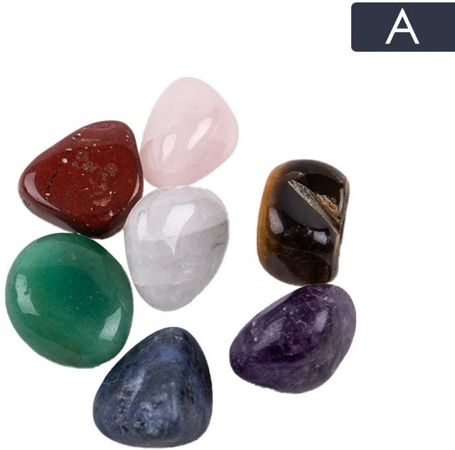 Sieben Chakra Energie Heilsteine aus natürlichen Kristallen als hexagonale Edelstein Ornamente in Multicolour - Bild 1