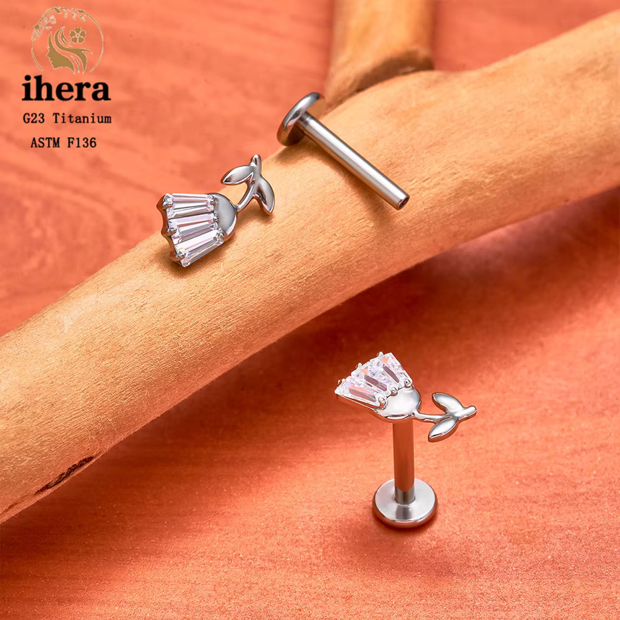 ihera Ohrstecker Titan, Libellen-Blumen, Zirkonia, Unisex - Bild 2