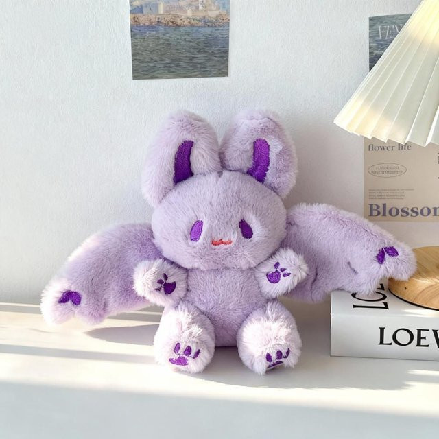 Yiran toy Fliegendes Fledermaus-Kaninchen Plüschtier, Lila Rosa Weiß, ab 14 Jahre - Bild 1