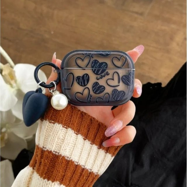 Sanrio Schutzhülle mit Herz-Design für AirPods Pro 2, AirPods 4 (2024), AirPods 3, 1 und 2 Gen in Schwarz mit Haken - Bild 1