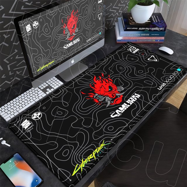 Potdemiel Gaming-Mauspad XXL in Schwarz mit Anime-Mädchen im C-Cyberpunk-Stil, rutschfeste Schreibtischunterlage aus Gummi mit verstärkten Kanten für PC und Tastatur - Bild 1