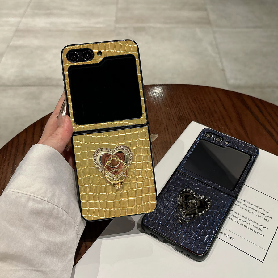 Luxuriöse Samsung Galaxy Z Flip Handyhülle mit Krokodilleder-Textur und herzförmigem Halter in Gold - Bild 2