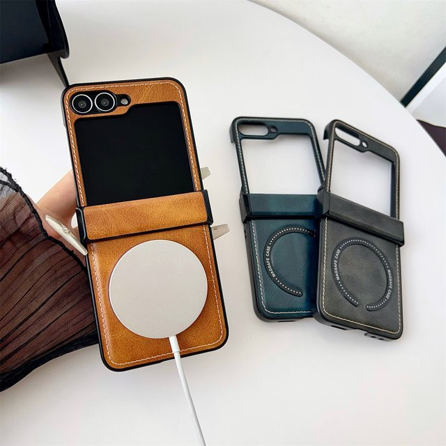 Magnetische PU-Leder Schutzhülle für Samsung Galaxy Z Flip 7, Z Flip 7 FE, Z Flip 6, Z Flip 5 und Z Flip 4 in Schwarz - Bild 1