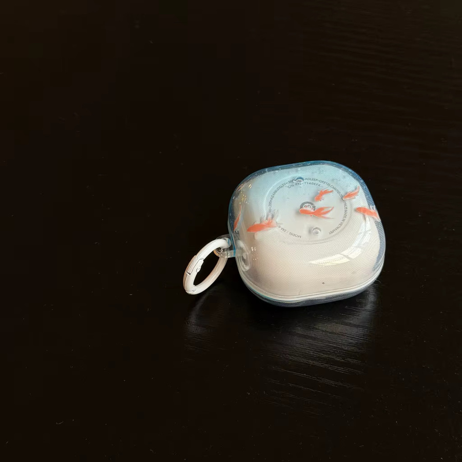 Transparente blaue Schutzhülle im Goldfisch-Sommer-Design mit Anhänger für Samsung Galaxy Buds4 Pro, Buds3 Pro, Buds2 Pro und Buds FE Live - Bild 4
