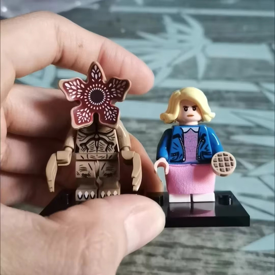 Hot Toys Stranger Things Dustin Mike Lucas Wird Demogorgon Modell Bausteine, 14-teiliges Set - Bild 4