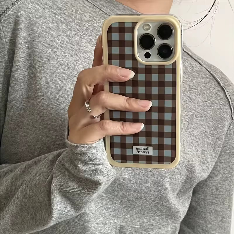 Karierte Handyhülle für Apple iPhone in Braun und Gelb als Soft Clear Cover - Bild 3