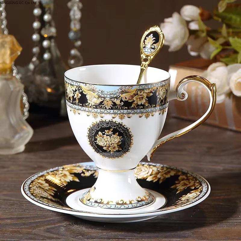 LISM Bone China Tee-Set mit floralem Design bestehend aus Kaffeetasse, Untertasse, Milchkrug und Zuckerdose in Keramik - Bild 4