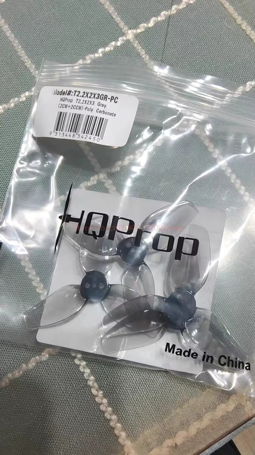 Hqprop T2.2x2x3 3-Blatt-FPV-Drohnenpropeller in Grau und Transparent für Mini-FPV-Renndrohnen - Bild 2