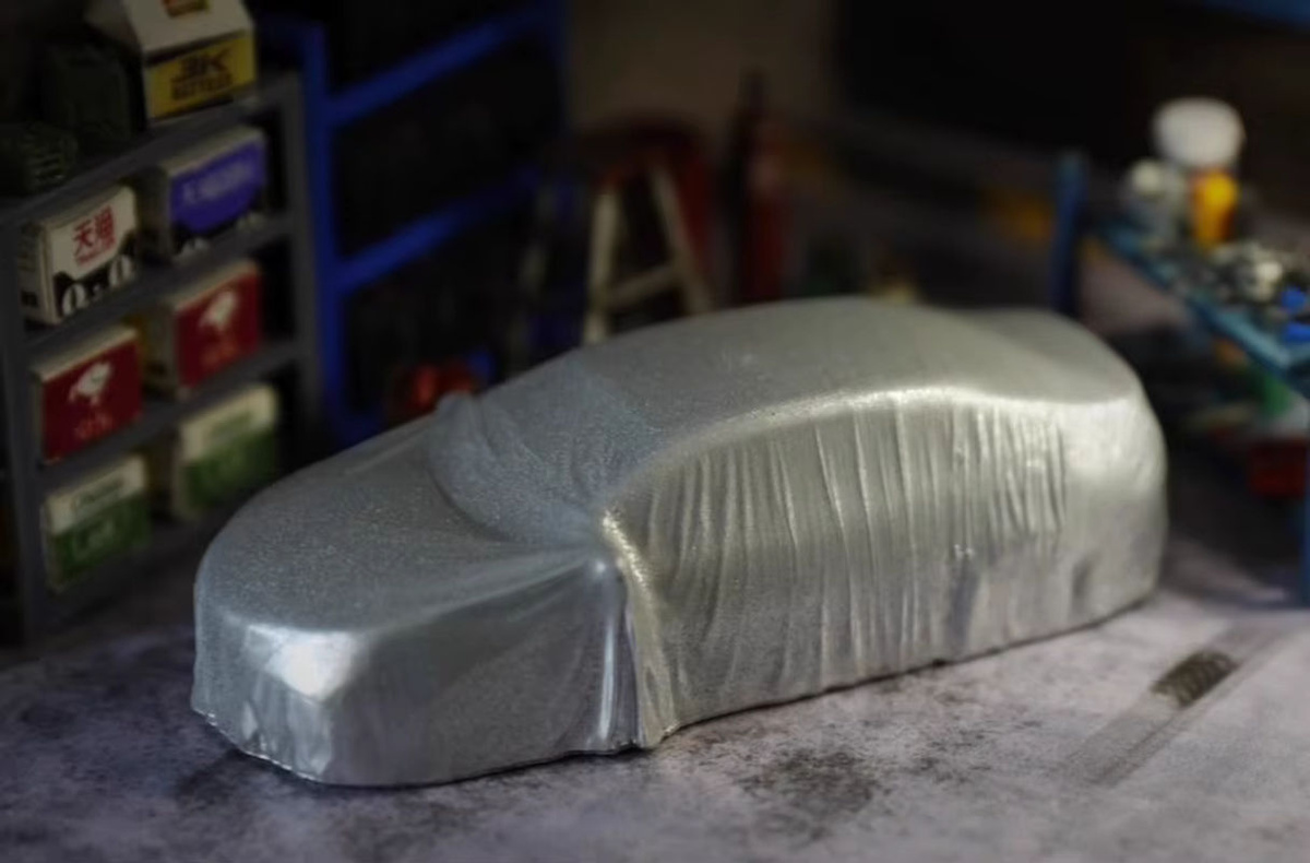 Handgefertigte Modellgarage für 1:64 Autos als Dekoration für Sandtische und Modellszenerien in Grau - Bild 3