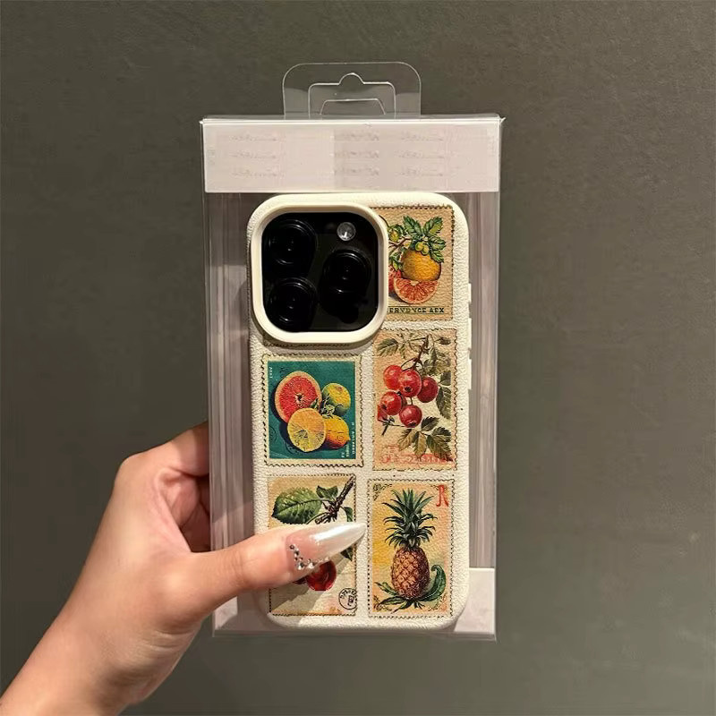 Apple iPhone Handyhülle mit Retro-Litschi-Fruchtstempel-Puzzle-Muster in Beige und Multicolour für iPhone 17, 16, 15 Pro, Max und Plus - Bild 3
