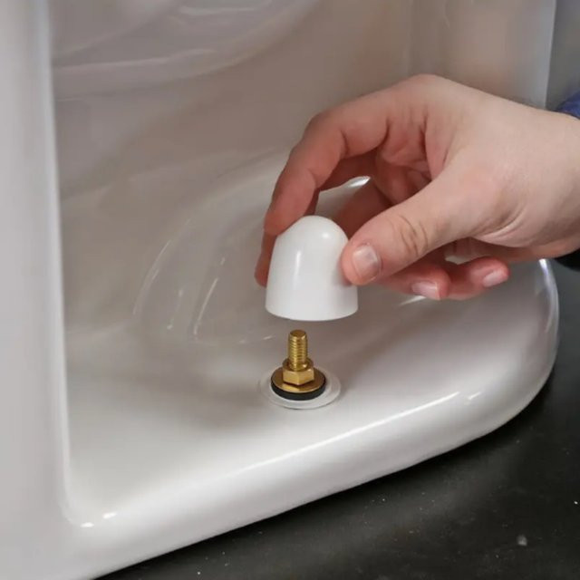 4er-Set universelle Toiletten-Bolzenkappen aus Kunststoff in Weiß mit Unterlegscheiben zur einfachen Installation - Bild 1