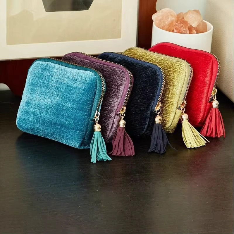 Kleine Schmuck-Organizer-Tasche mit Reißverschluss in Blau für Armbänder, Halsketten und Ohrringe zur Reiseaufbewahrung - Bild 5