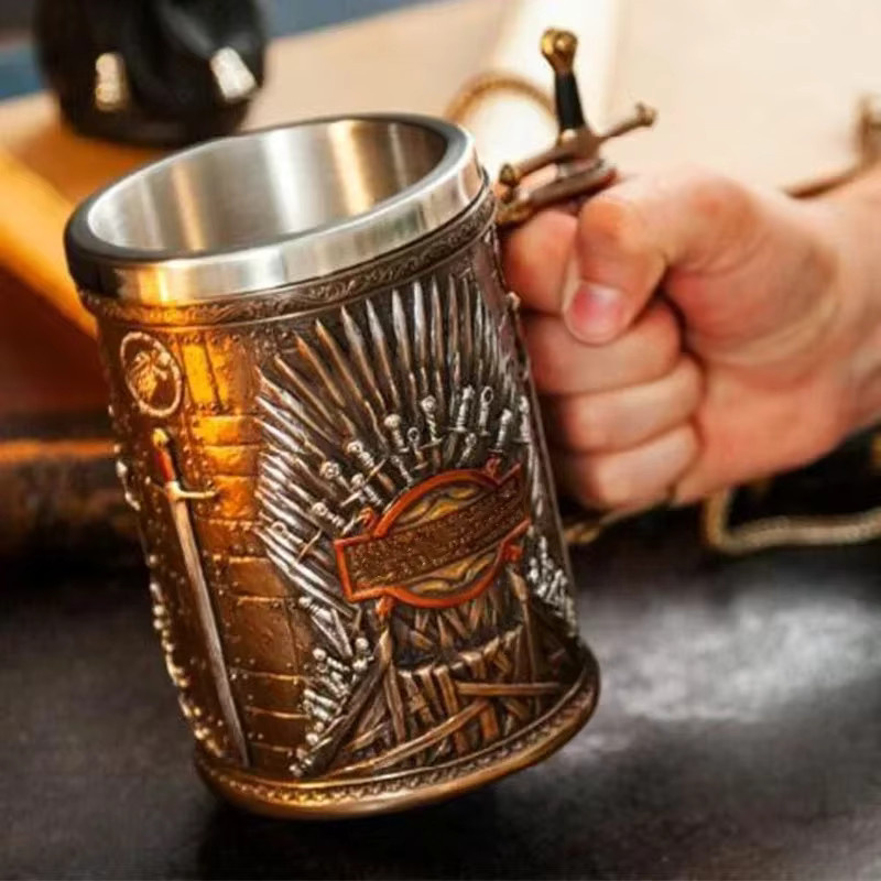 Gotischer Totenkopf-Edelstahlbecher mit Harz-Verzierung, 600 ml - Bild 2