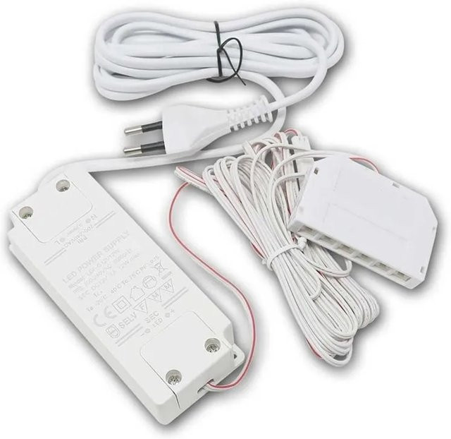 world-trading-net LED Trafo 12V 12W mit 2m Kabel und 6er Verteiler in Warmweiß - Bild 1