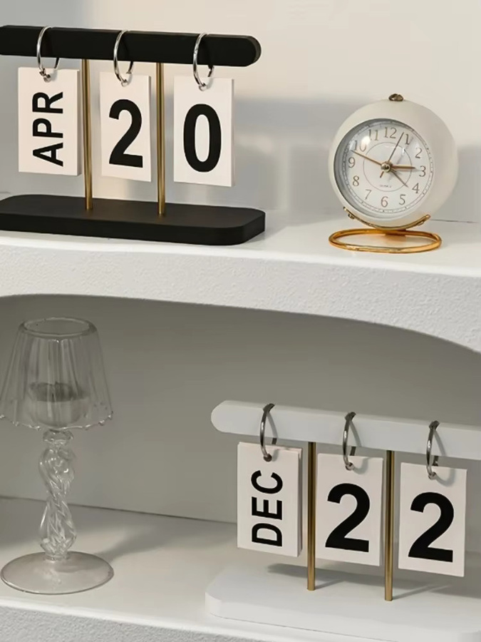 Moderner minimalistischer Klapp-Schreibtischkalender in Schwarz mit täglicher Ansicht auf Englisch - Bild 5