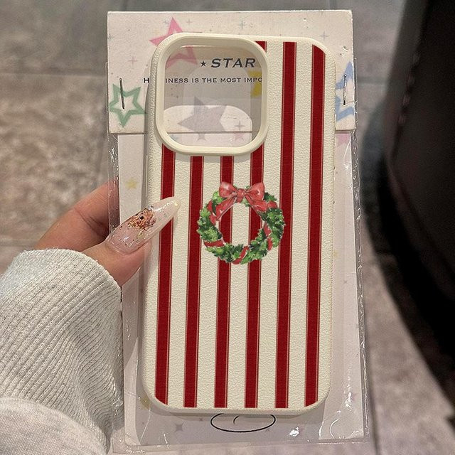 Rote Handyhülle mit Weihnachtskranz-Muster und Litschi-Textur für Apple iPhone Modelle, weiche Abdeckung - Bild 1