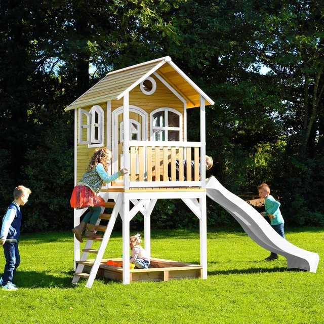 Axi Sarah Spielhaus in Braun und Weiß mit weißer Rutsche, B/T/H: 370 x 191 x 291 cm - Bild 1