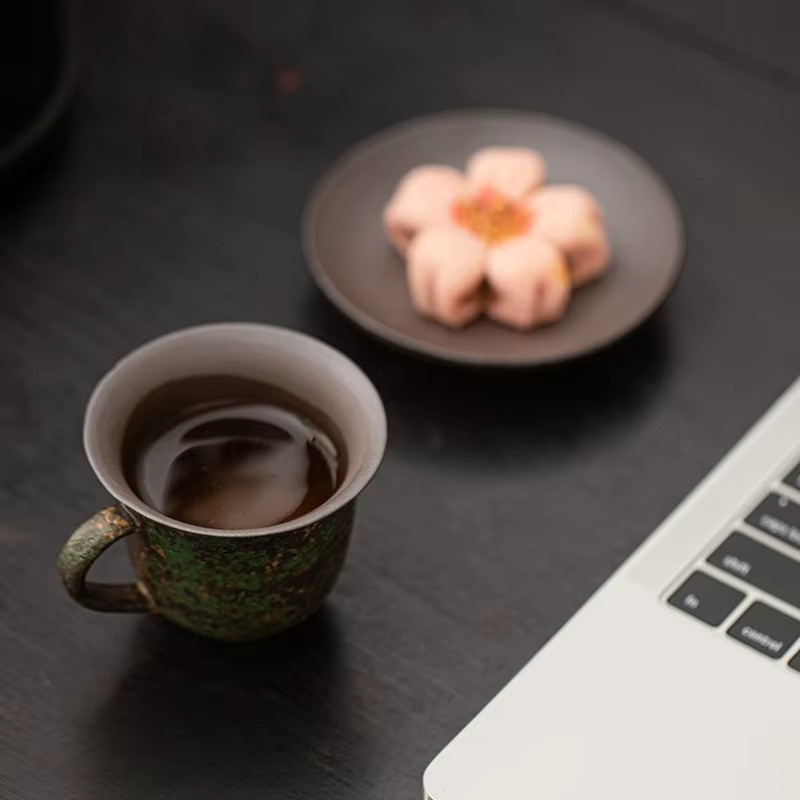 Kreative Keramiktasse mit Untertasse in Mehrfarbig, Retro-Design aus grober Keramik für Kaffee und Tee - Bild 3