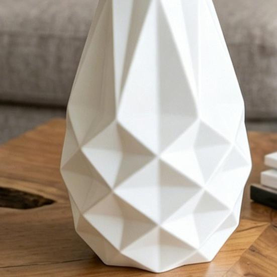 Hercules Boho-Blumenvase in Weiß mit geometrischer Form aus Kunststoff für dein Zuhause - Bild 1