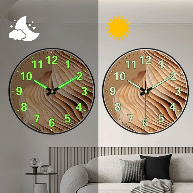 P.chuang Runde Leuchtende Wanduhr mit modernem Liniendesign in Schwarz und Braun, Analoge Quarzuhr aus Kunststoff für Wohnzimmer und Schlafzimmer - Bild 1