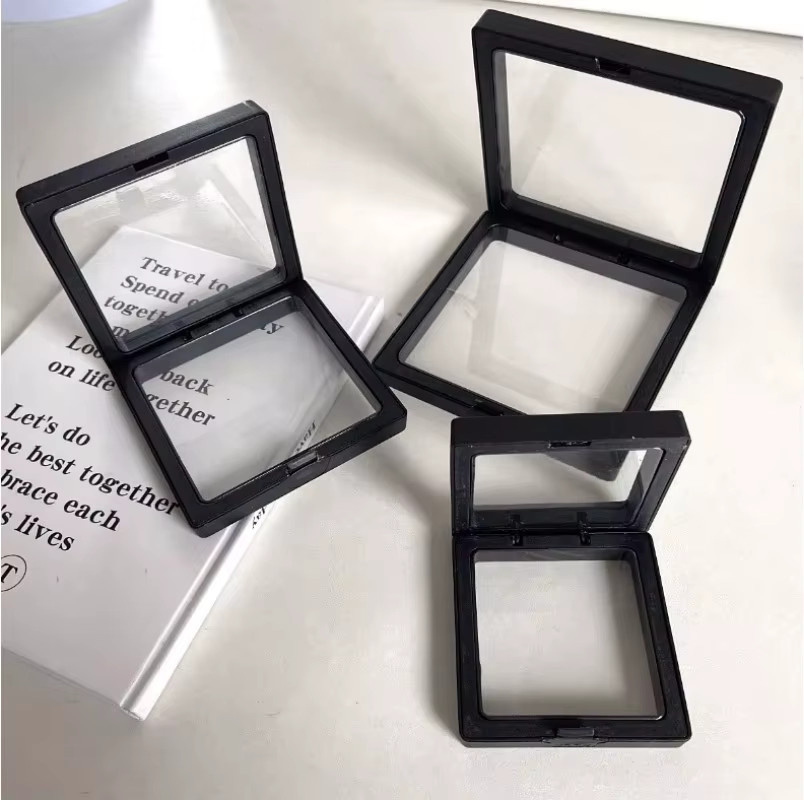 Clearview 100 Stück 3D-Schwimmvitrinen aus Acryl, transparente staubdichte Schmuck-Aufbewahrungsboxen mit elastischer Folie zum Aufhängen - Bild 4