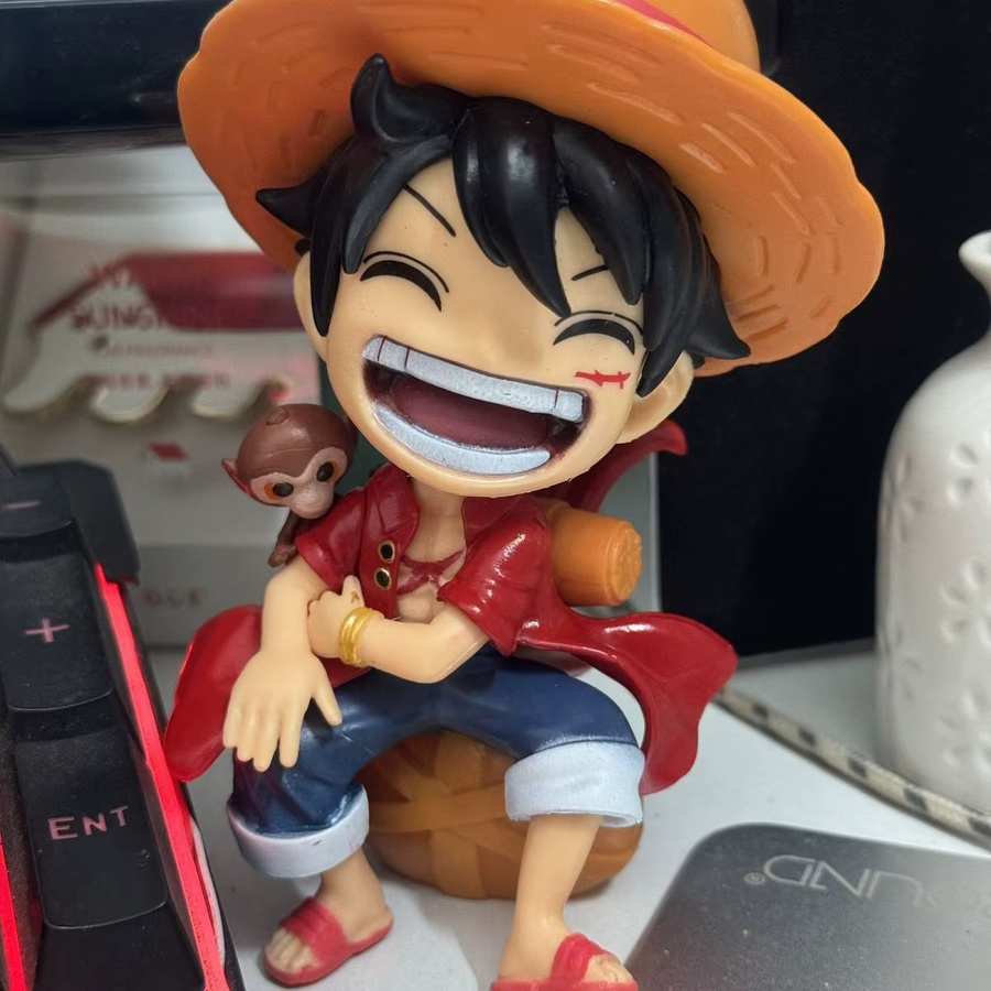 Bandai One Piece Luffy Solon sitzend, Q-Version, Desktop Ornament - Bild 2