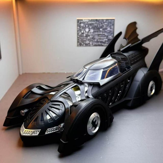 XMD Batmobil 1995, Automodell, 1:18, Metall, Schwarz - Bild 1