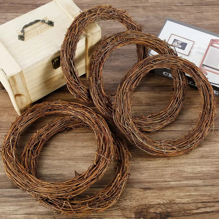 Handgewebter Rattan-Kranz in Braun für DIY-Dekoration, Durchmesser: 30 cm - Bild 3