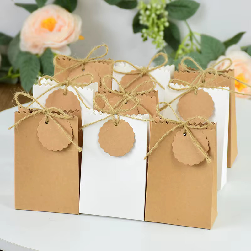 YONGSNOW Kraftpapier Süßigkeiten Taschen mit Tags für Hochzeiten, Geburtstage und Partys - Bild 1