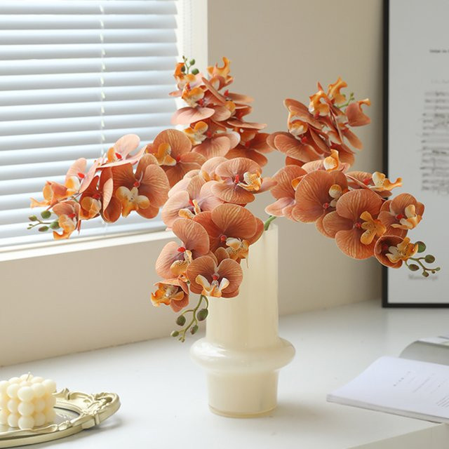 WQNJIN Künstliche Orchideen mit 7 Blütenköpfen Real Touch Schmetterlings-Orchideen für Hochzeitsdekor und Party in Weiß, Lila oder Orange - Bild 1