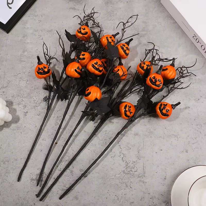 ZQNYCY Künstliche Halloween Dekoration mit Kürbis, schwarzen Ahornblättern und Blumenstielen in Schwarz und Orange - Bild 6