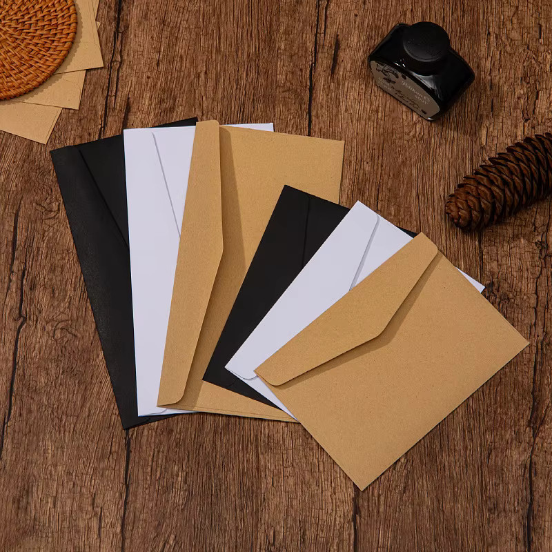 10 Stück selbstklebende Retro-Kraftpapierumschläge in Weiß und Gelb, B: 22 cm, H: 11 cm - Bild 2