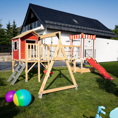 HOME DELUXE Spielpark WUNDERLAND Kinderspielanlage mit Schaukel und Rutsche in Rot und Braun, B/T: 555 x 340 cm - Bild 2