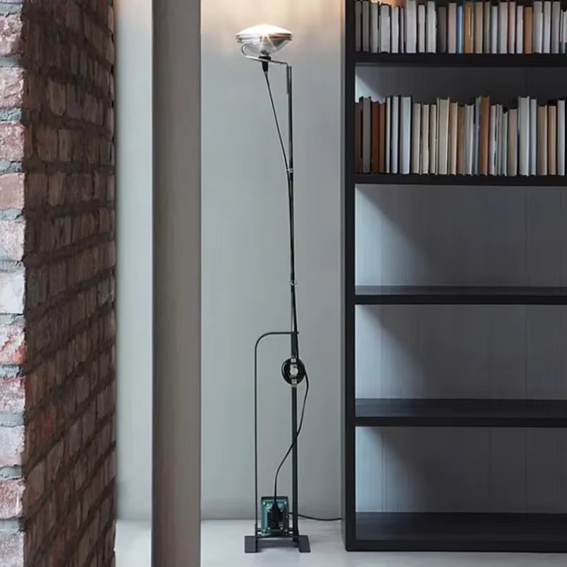 Toio Stehlampe in Italienischem Design aus Metall in Schwarz Weiß Rot und Chrom für Wohnzimmer Büro und Schlafzimmer - Bild 2