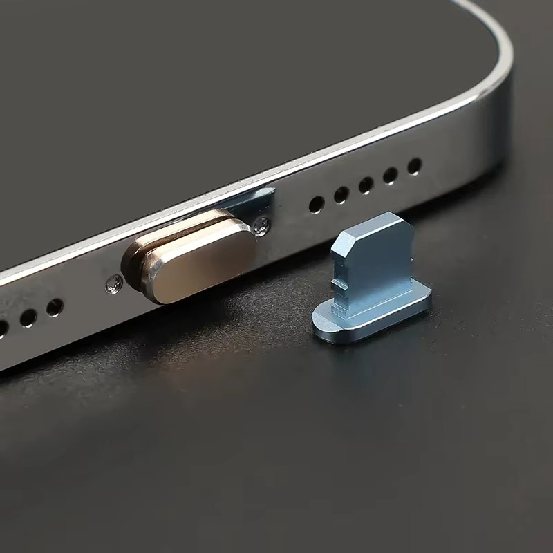 Metall Anti-Staub-Stecker für Apple iPhone, iPad und AirPods in Purple als Lightning-Port-Kappenabdeckung - Bild 2