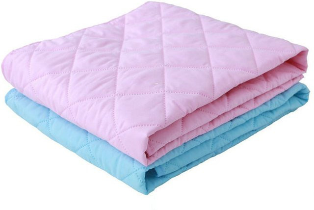 2er-Set wasserdichte Baby Wickelunterlagen in Pink, atmungsaktive Windelmatten zum Schutz der Bettwäsche - Bild 1