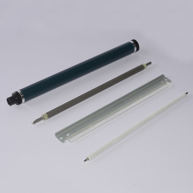 Ricoh Trommeleinheit-Umbausatz mit OPC-Trommelreinigungsklinge und PCR-Reinigungsrolle für MPC305, MPC306, MPC307, MPC406 und MPC407 - Bild 1