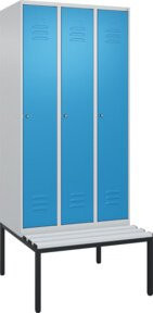 C+P Spind Classic PLUS Garderobenschrank mit Sitzbank, 3 Abteile, Lichtgrau, B/T/H: 212,0 x 90,0 x 81,5 cm - Bild 1