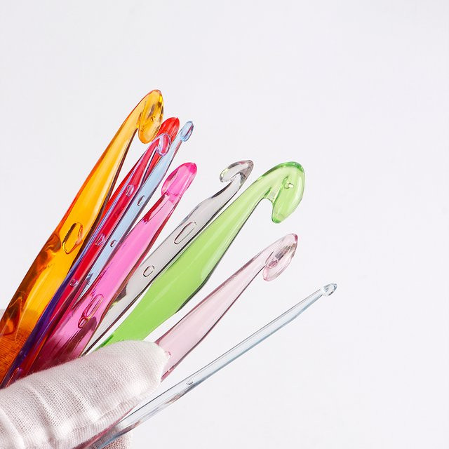 QJH Set transparente bonbonfarbene Stricknadeln mit Einzelspitze für DIY Handstrick-Projekte und kreative Garnprojekte in Multicolour - Bild 1