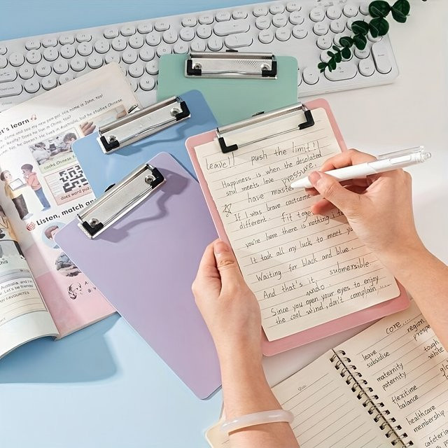 Blaue Zwischenablage aus Kunststoff für A5 Memo Pads und Dokumente - Bild 1