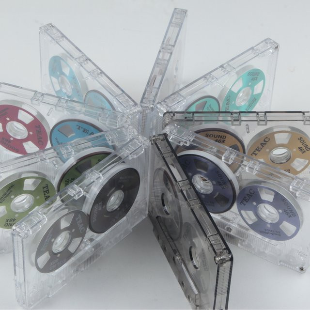 Leere Audio-Kassette aus Aluminium in Gold und Transparent mit 46 Minuten Aufnahmezeit für DIY-Projekte - Bild 1