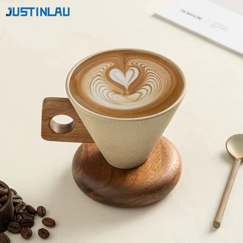 JUSTINLAU Keramik-Kaffeetasse mit Holzsockel und Griff in Beige, Retro-Design aus Keramik und Holz - Bild 2