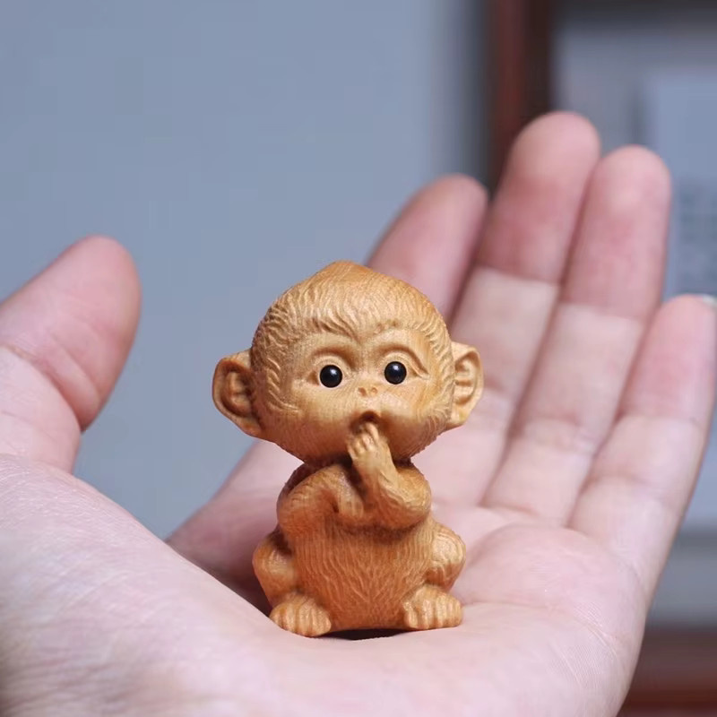 Handgeschnitzte Tierstatuen aus Tannenholz von JETTING, kleine dekorative Holzskulpturen in Braun - Bild 2