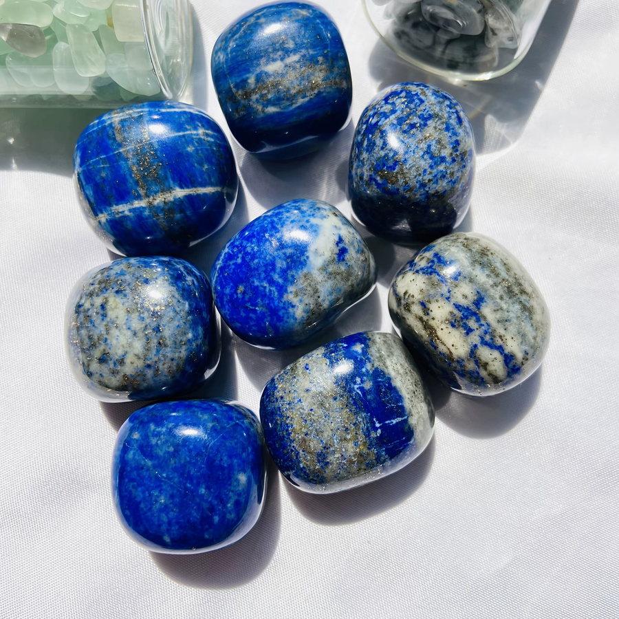 CrystalHola Lapislazuli Dekosteine aus natürlichem Kristallquarz, polierte runde Steine in Tiefblau und Grau zur Aquariumdekoration oder als Vasenfüller - Bild 5